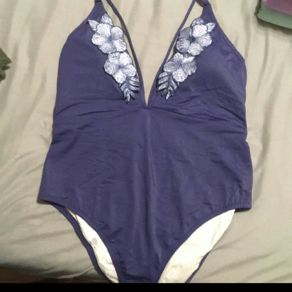 Vs pink swimsuit lg